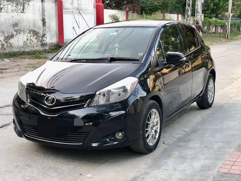 Toyota Vitz 2011 old 3