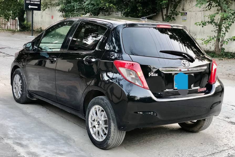 Toyota Vitz 2011 old 4