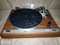 yamaha yp-b2 turntable.