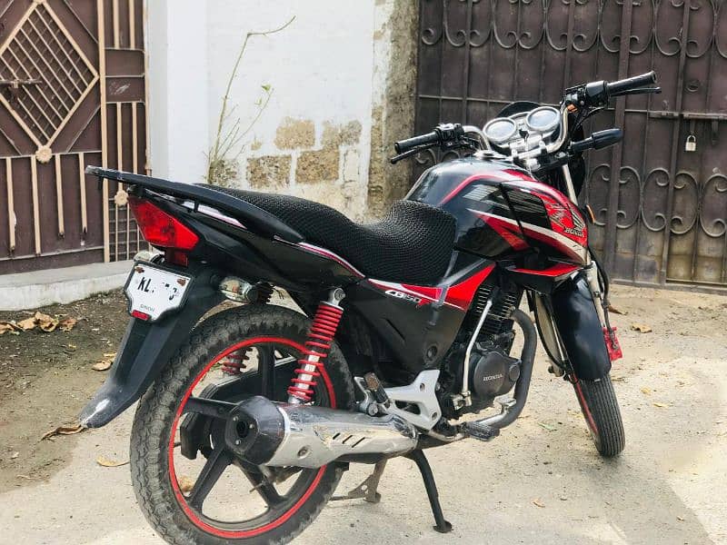 Honda CB 150 model 2018 03112301100 5