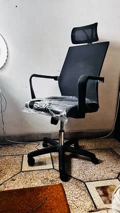 office Chair in Mesh Brand new condition14000