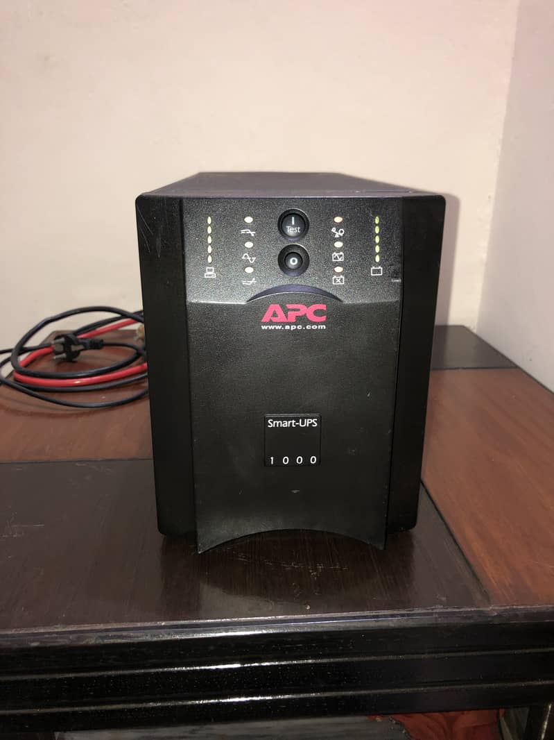 Apc smart 1000VA 670watt ups pure sign wave 0