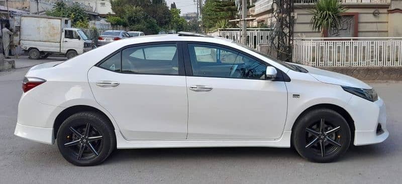 Toyota Corolla Altis 2022 Special Edition Sunroof top of line 9