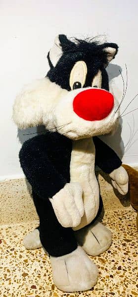 Stuffed Toys Scooby-Doo and Sylvester. 4