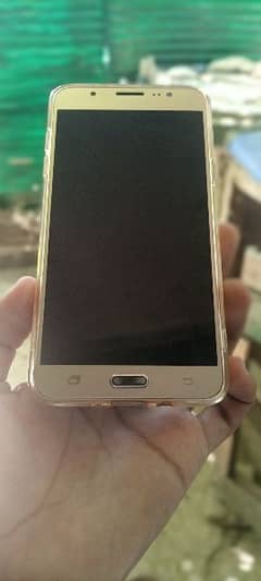 SAMSUNG J7