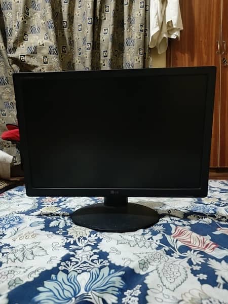 LG lcd 22 inch 7000 0