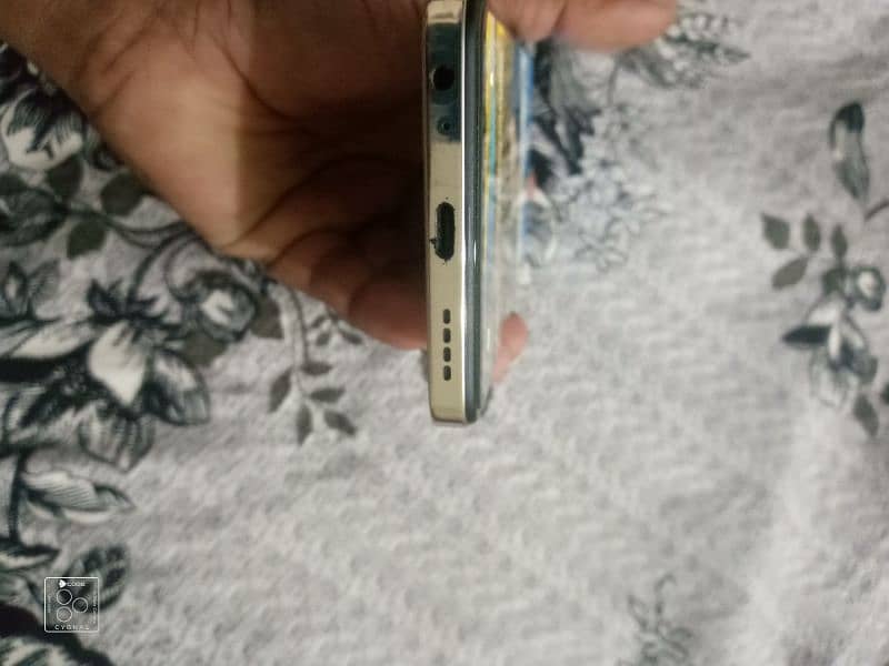 Infinix hot 40i 8 128 condition 10/ 9 5