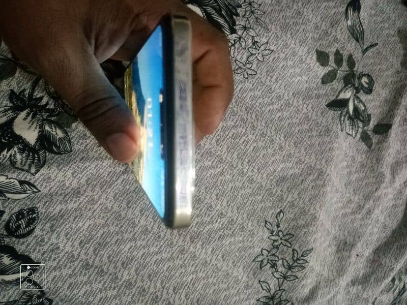 Infinix hot 40i 8 128 condition 10/ 9 6