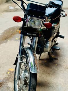 Honda 125 2023 Black Lush condition 0