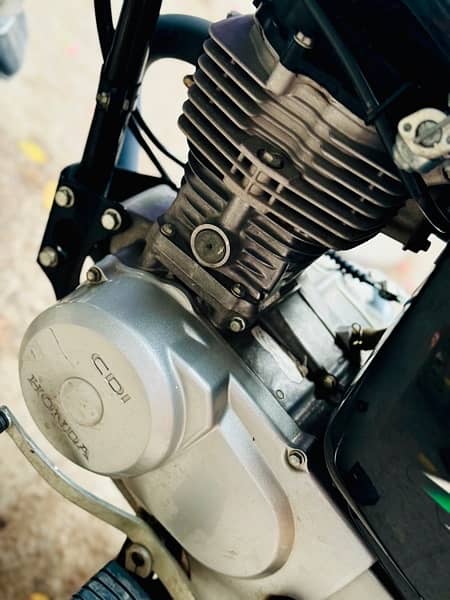 Honda 125 2023 Black Lush condition 2