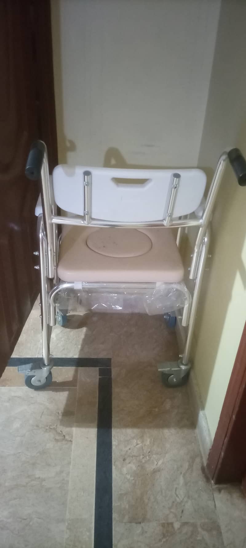 ICU Bed 3 Function. Hospital Bed, Patient Bed. Commode Chairs, Cylinde 7