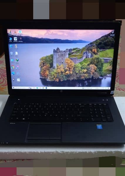 HP Z BOOK 17 G2,  i7 4th genration 1