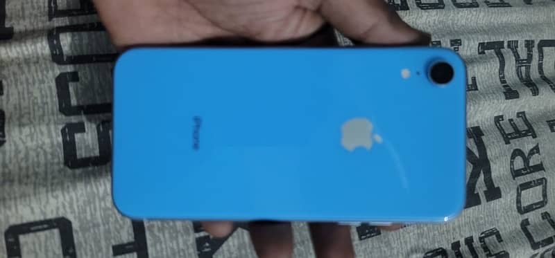 iPhone XR 3