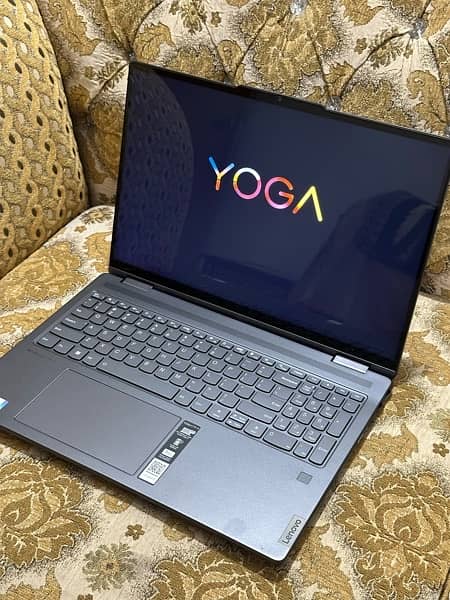 Lenovo Yoga 7i 16IRL8 2-in-1 Convertible Laptop 1