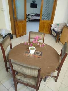 4 seater dining table