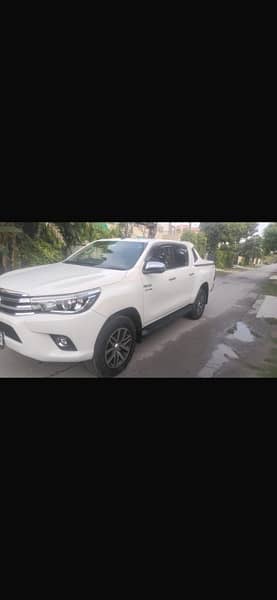 Toyota Hilux 2018 revo V 2