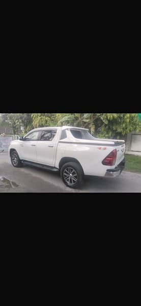 Toyota Hilux 2018 revo V 4