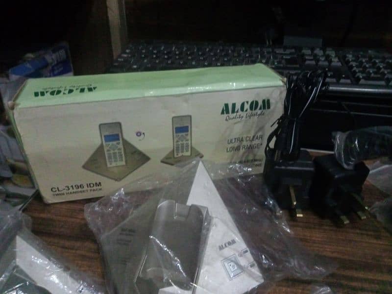 alcom cordless phone with box and accessories 5