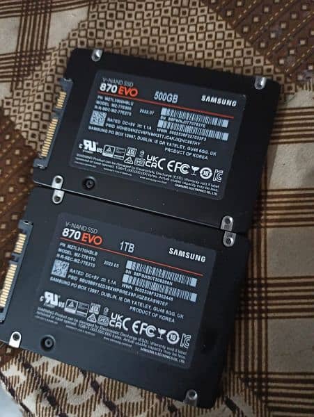 500 SSD HARD DRIVE 2022 model 8000rs 0