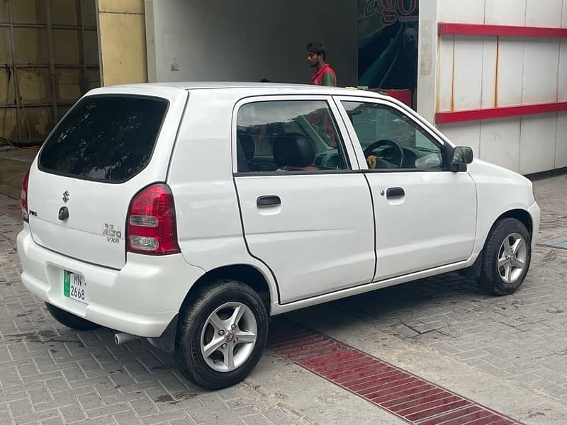 Suzuki Alto 2011 ,Auto gair, 660cc ,almost genuine 2