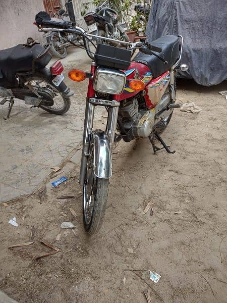 Honda 125 Red Colour 1