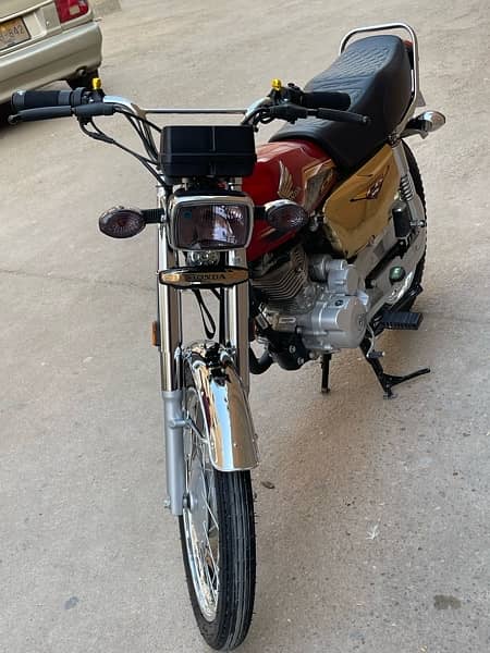 Honda CG 125 Gold Edition 4