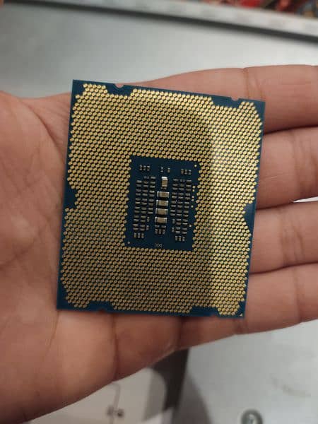 Intel xeon E5-1650-V2 with heat sink 1