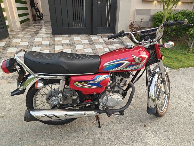 Honda 125 sale in very good condition and low mileage 1