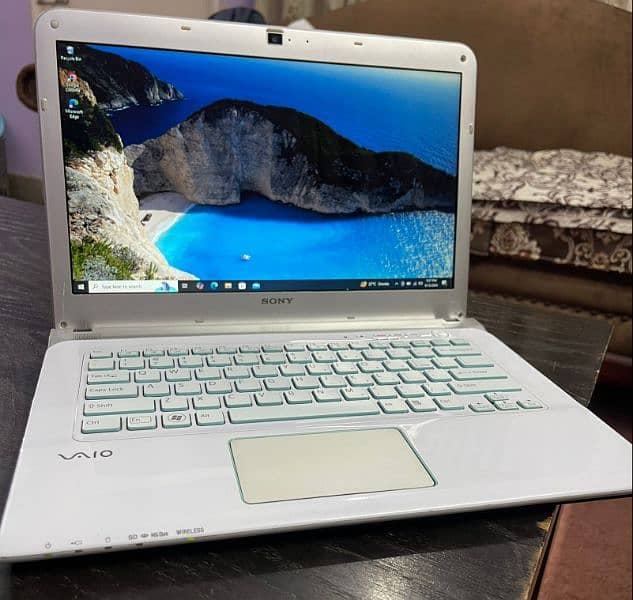 Sony Vaio VPCCB28FJ 3