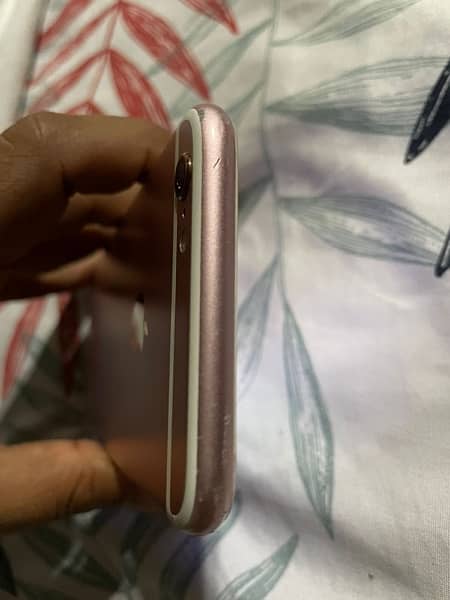 Iphone 6s Rose Gold 64gb PTA Approved 8.5/10. 6