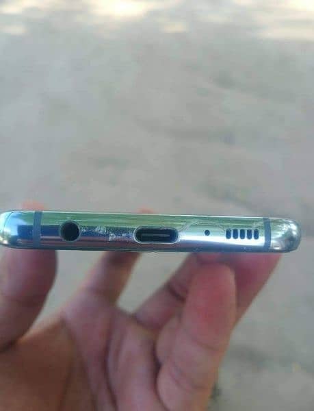 Samsung s10 panel  crack aur side pa chota sa black dot 2