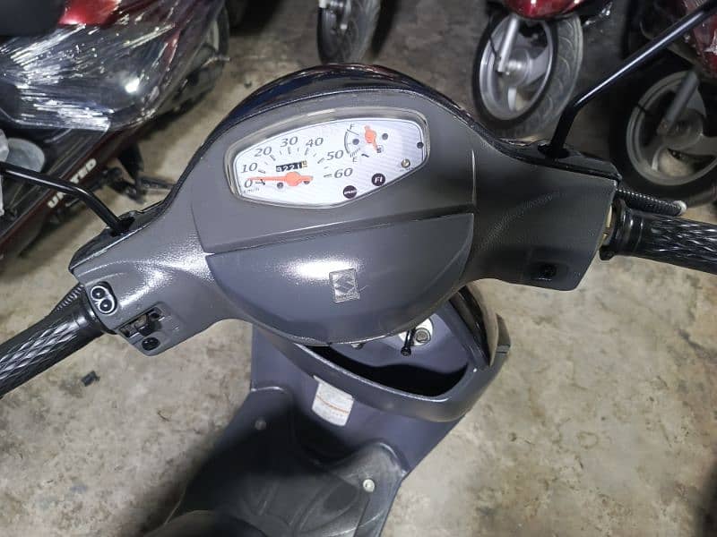 suzuki 49cc automatic japanese contact at mobile no# 0300 4142432 # 6