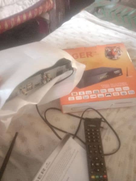 Tiger t20 Razer dish receiver fresh condition complete saman 1