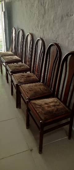 solid Tali dining table only 16000 [10 Area wahcantt]