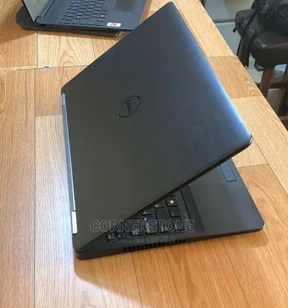 Dell latitude e5570 i5 6th Gen 1