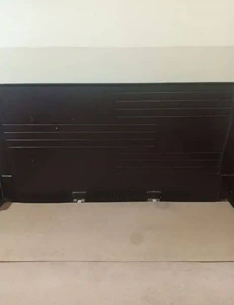 selling double bed in good condition without mattress 0