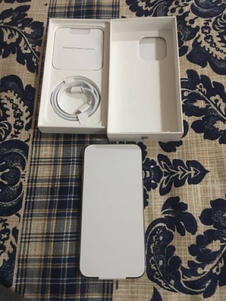 IPhone 15 Pro Max 256 GB 7