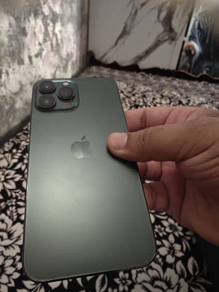 iPhone 13 pro max green 1