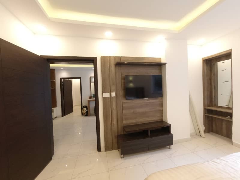 THE GATE 3 Bedroom Size 1550 Sq. Ft Apartment On Investors Price For Sale 28