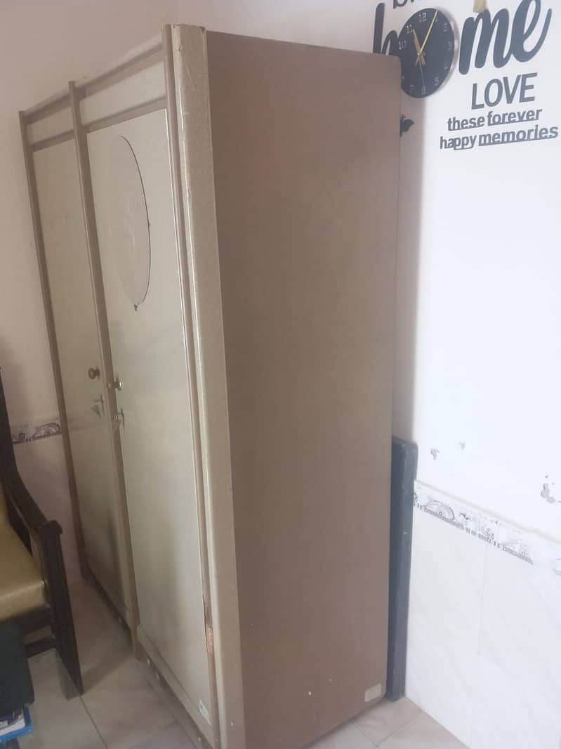 full wooden wardrobe in best condition 1