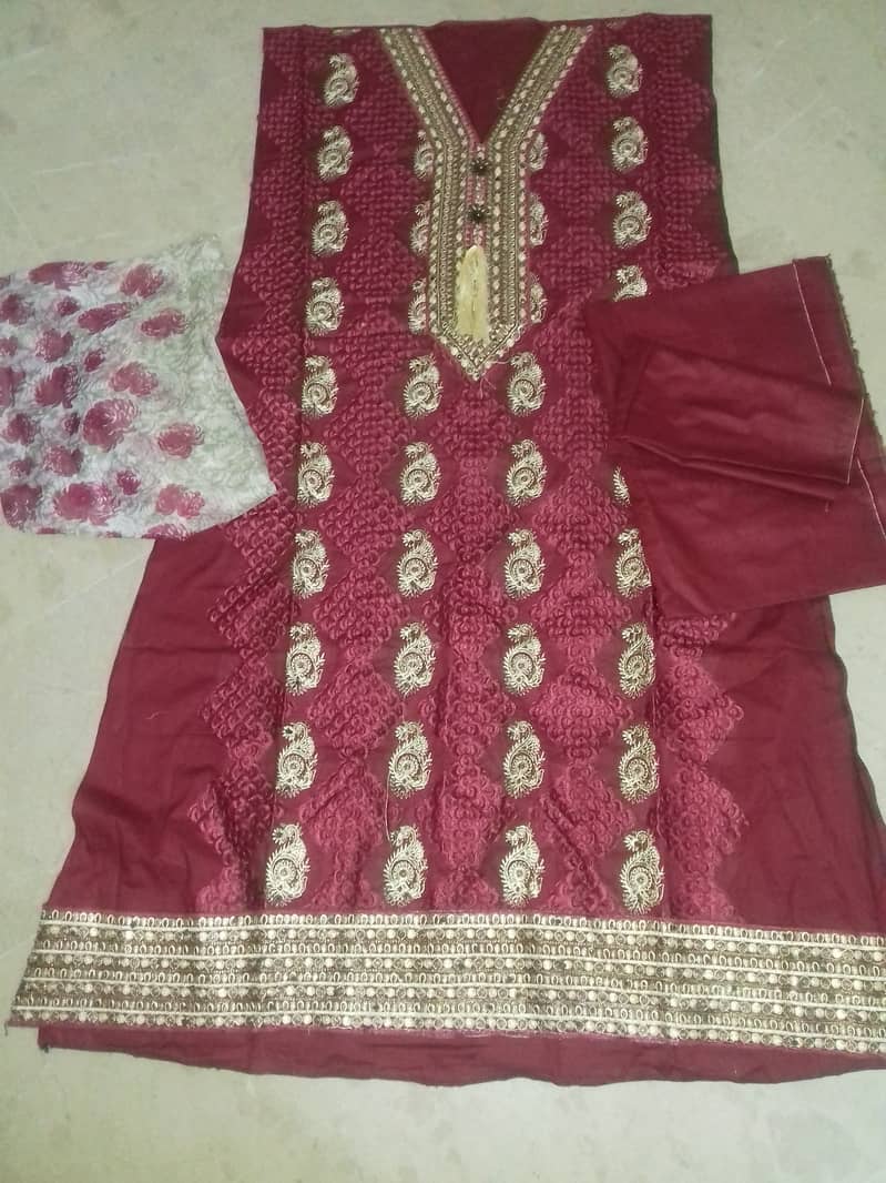 Unstitched ladies embroidy suits 0