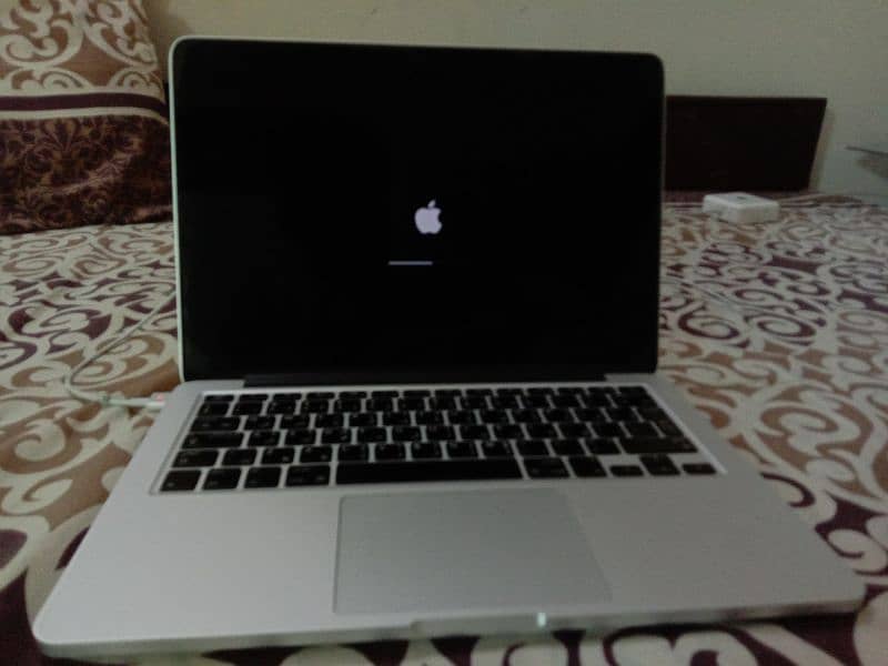 Macbook pro Late 2012 Retina Display in Excellent Condition 2