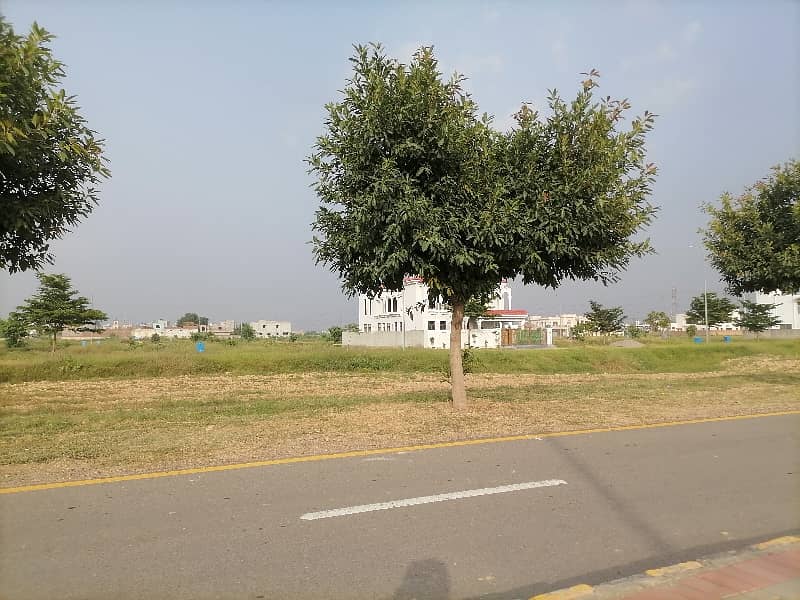 1 Kanal Residential Plot In Stunning DHA Phase 8 - Block V Is Available For sale 3