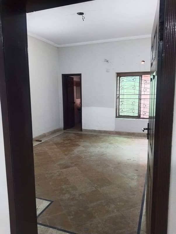 6 Marla House for rent in paragon city 1