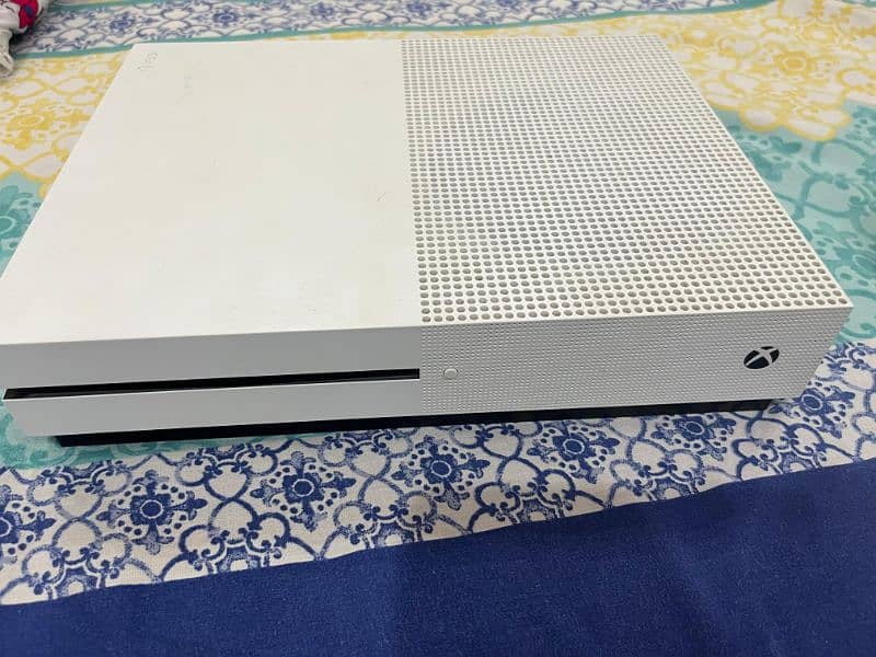 XBOX ONE S 1TB 0