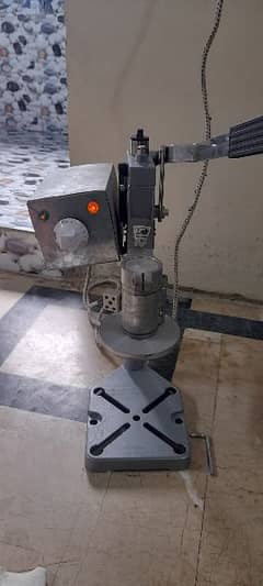 Cup sealing machine