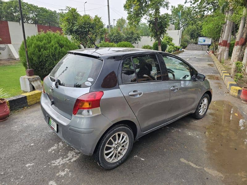 Toyota vitz  2008 4