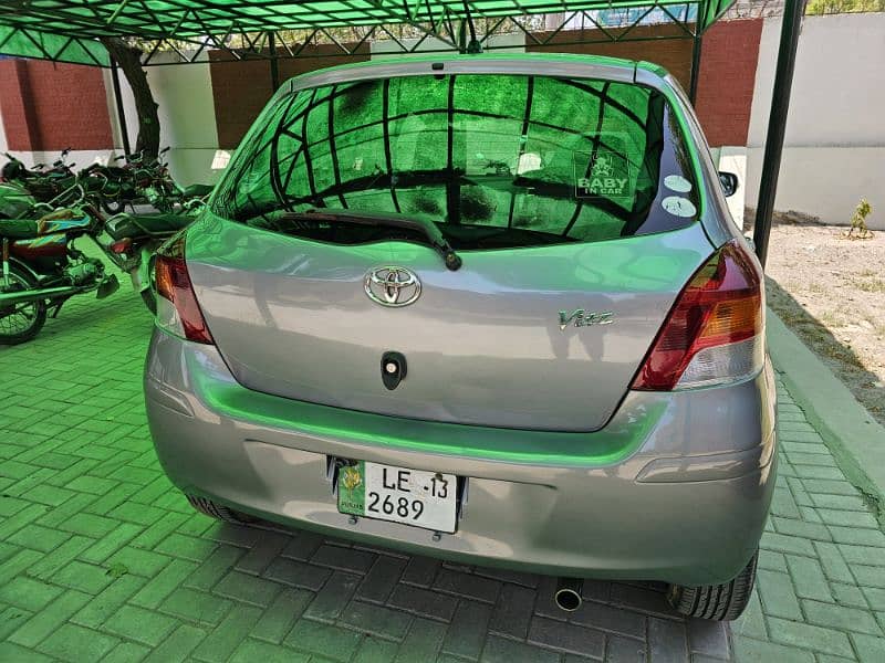 Toyota vitz  2008 10