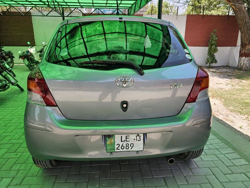 Toyota vitz  2008 11