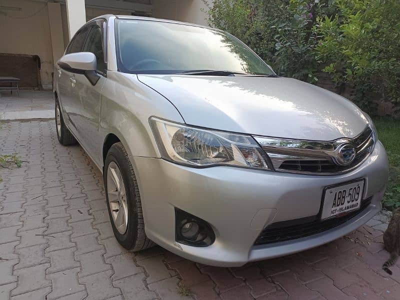 Toyota Corolla Axio 2012 1